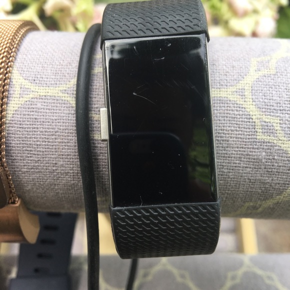 Fitbit Charge 2 with accessories - Picture 3 of 5